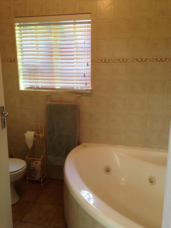 Anne'S Place Potchefstroom Phòng bức ảnh