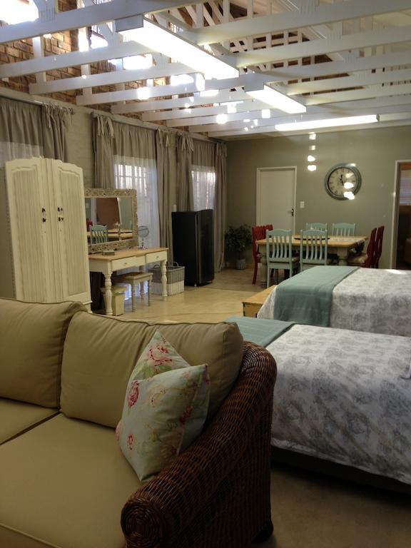 Anne'S Place Potchefstroom Phòng bức ảnh